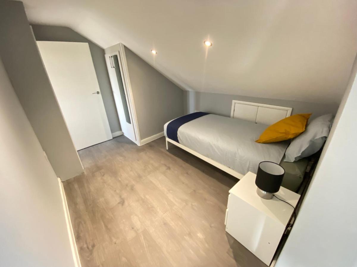Stunning 1 Bedroom Flat In Wood Green London Eksteriør billede