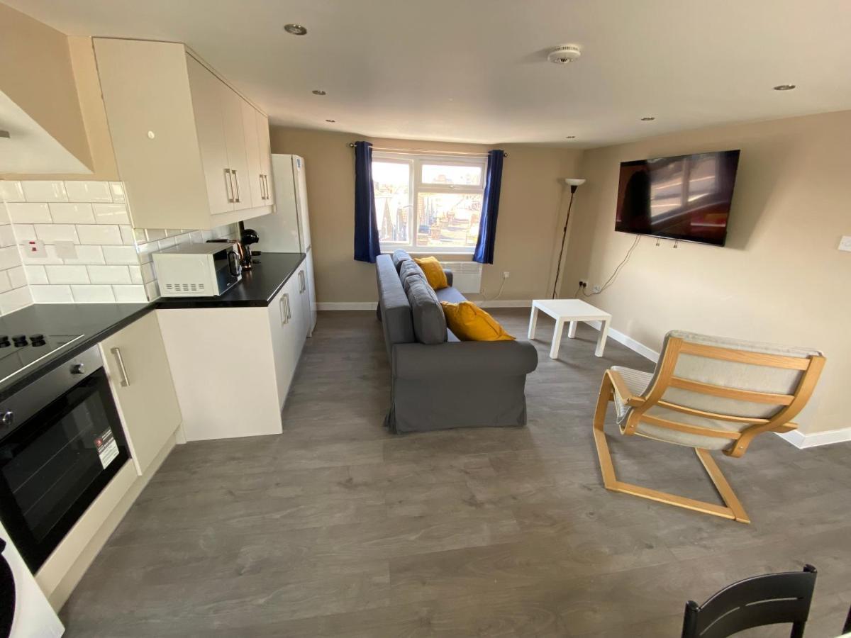 Stunning 1 Bedroom Flat In Wood Green London Eksteriør billede