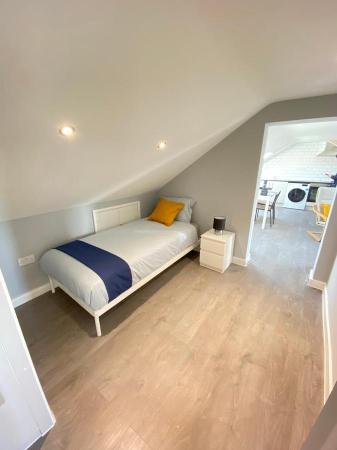 Stunning 1 Bedroom Flat In Wood Green London Eksteriør billede
