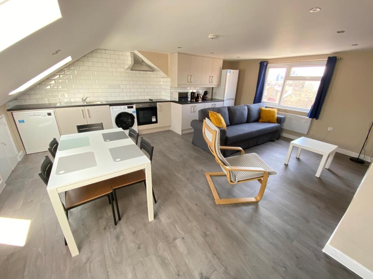 Stunning 1 Bedroom Flat In Wood Green London Eksteriør billede